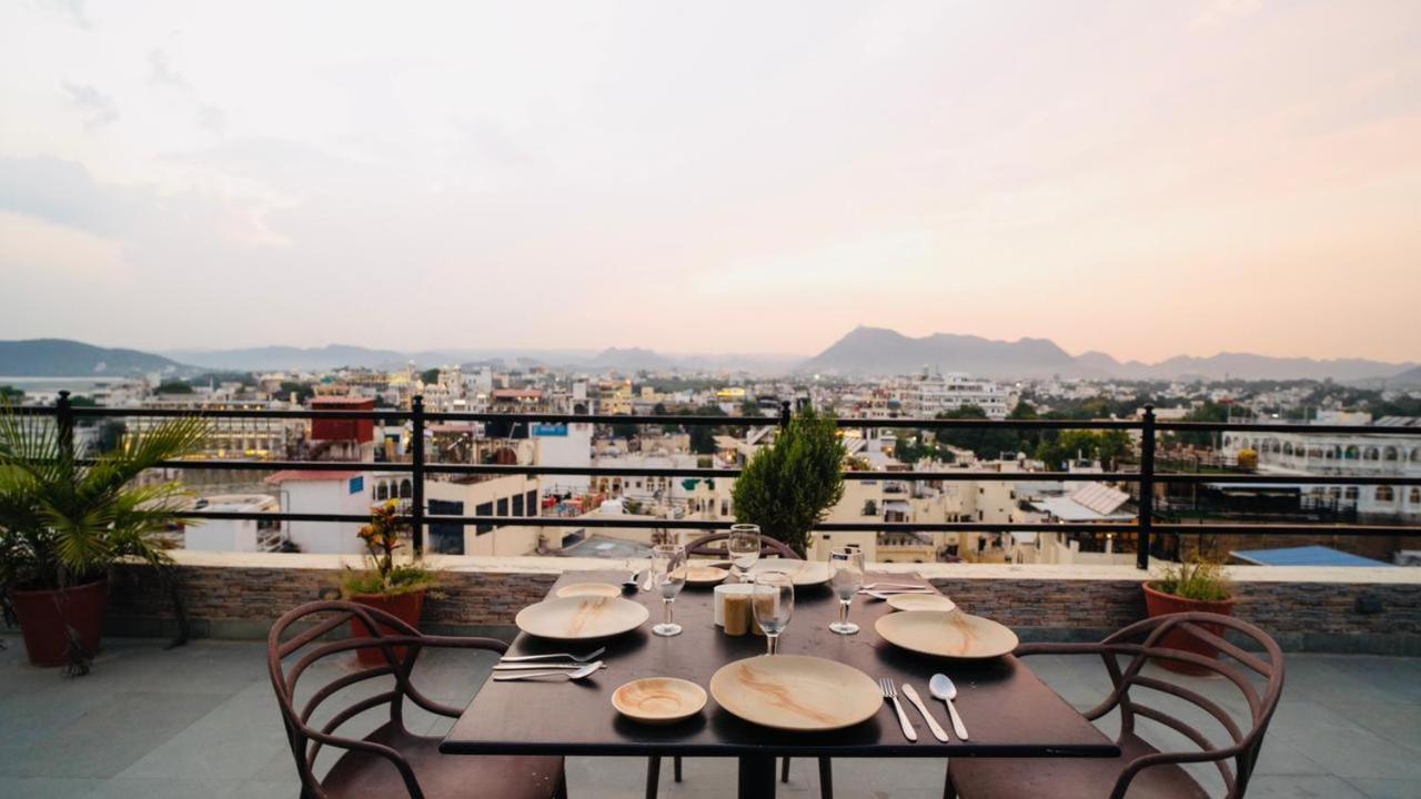 Hotel Lake Paradise Udaipur Exterior photo